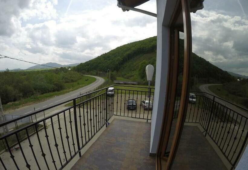 디럭스 룸 킹사이즈 침대, Pensiune Marginimea Sibiului