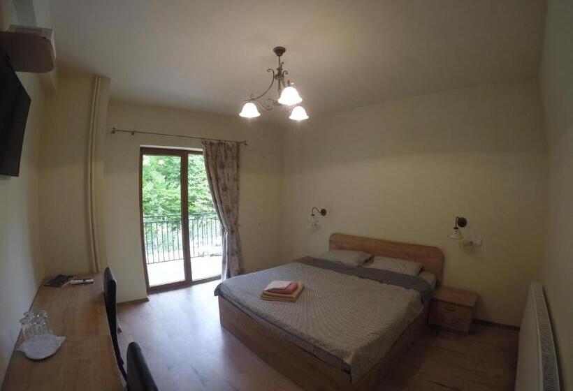 디럭스 룸 킹사이즈 침대, Pensiune Marginimea Sibiului