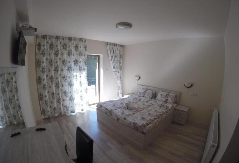 디럭스 룸 킹사이즈 침대, Pensiune Marginimea Sibiului