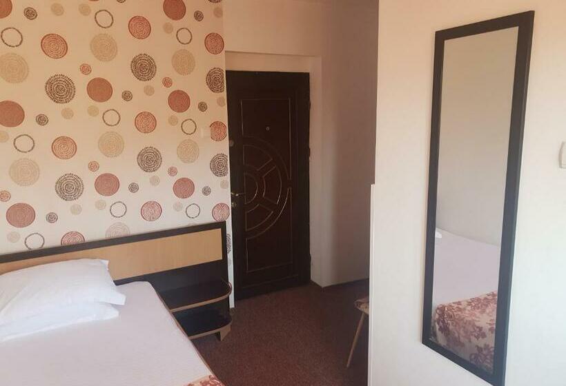 Номер Стандарт, Pensiunea Heaven