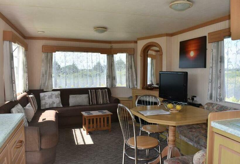 침실 3개 주택, Anchor Park