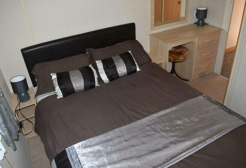 침실 3개 주택, Anchor Park