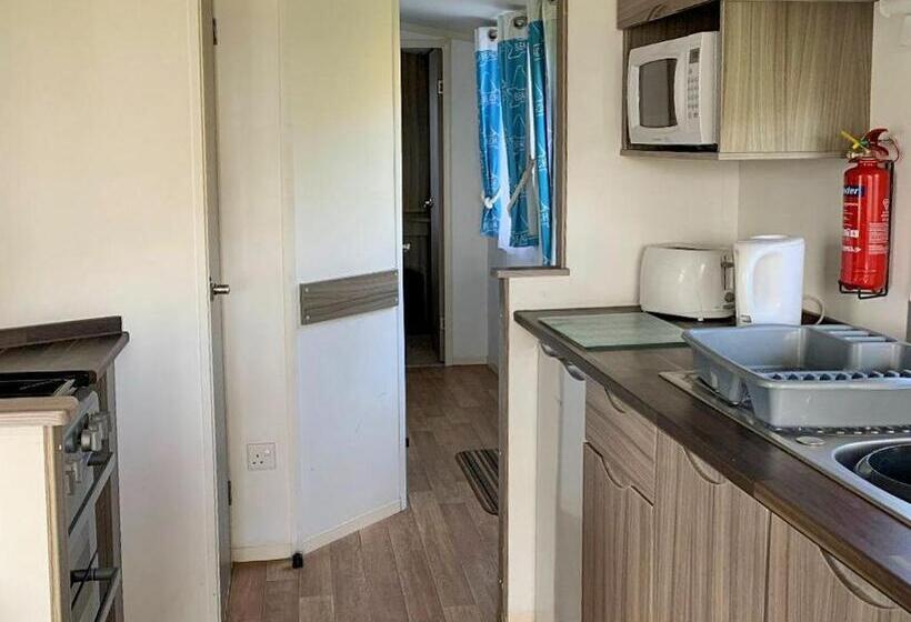 침실 2개 주택, Anchor Park