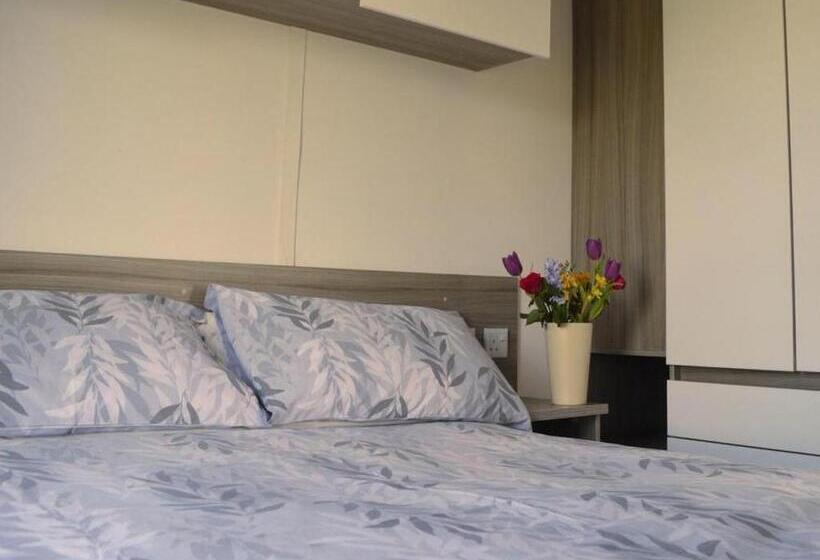 침실 2개 주택, Anchor Park