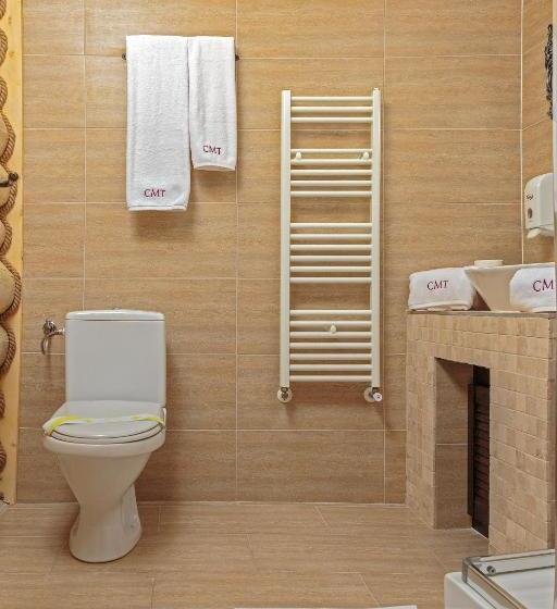 غرفة قياسية ثلاثية, Conacul Maria Theresa