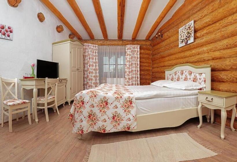 غرفة قياسية ثلاثية, Conacul Maria Theresa