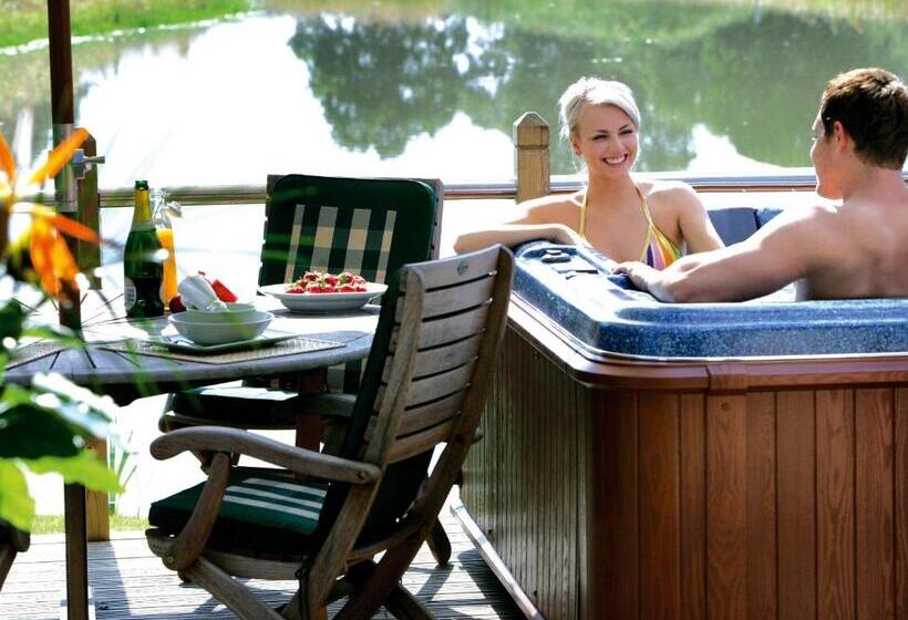 Дом 2 Спальни, Oakwood Lodges