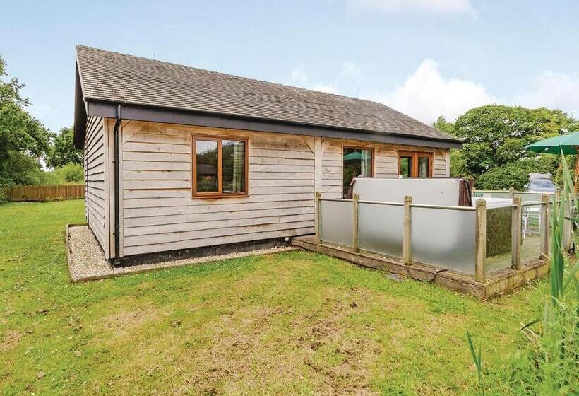 Дом 2 Спальни, Oakwood Lodges