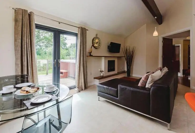 １ベッドルームハウス, Oakwood Lodges
