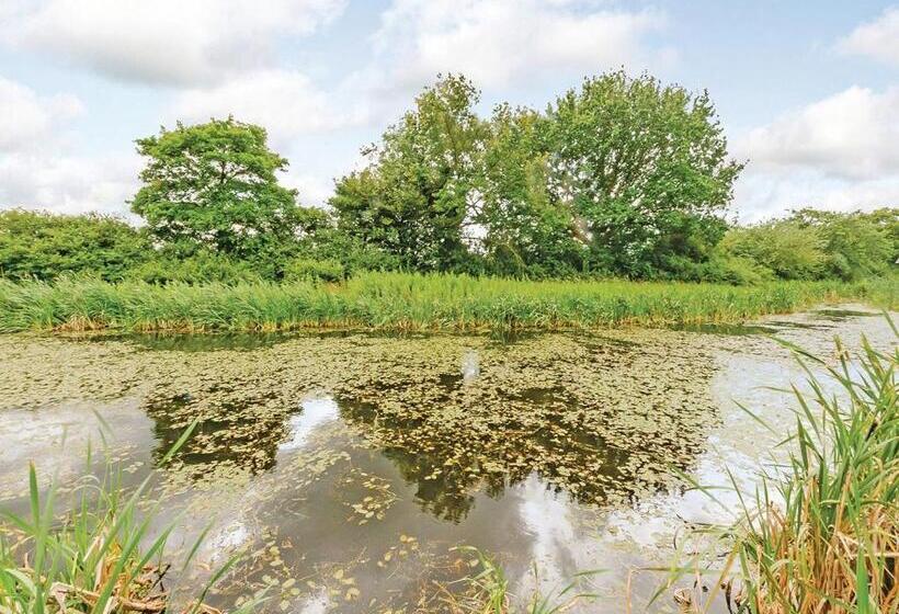 Дом 2 Спальни, Oakwood Lodges