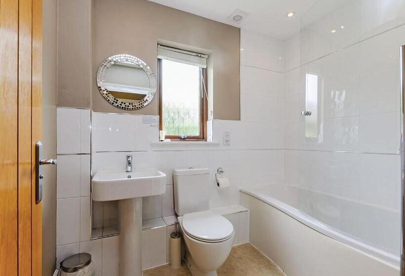 Дом 2 Спальни, Oakwood Lodges