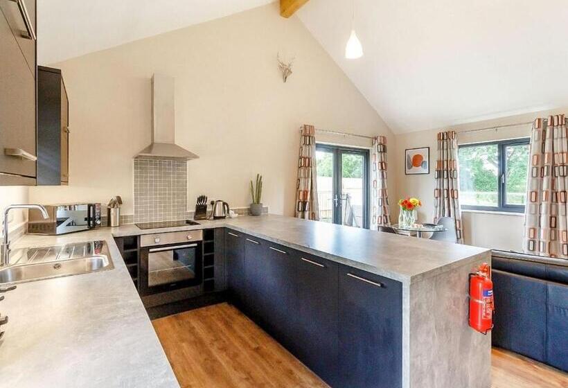 Дом 1 Спальня, Oakwood Lodges