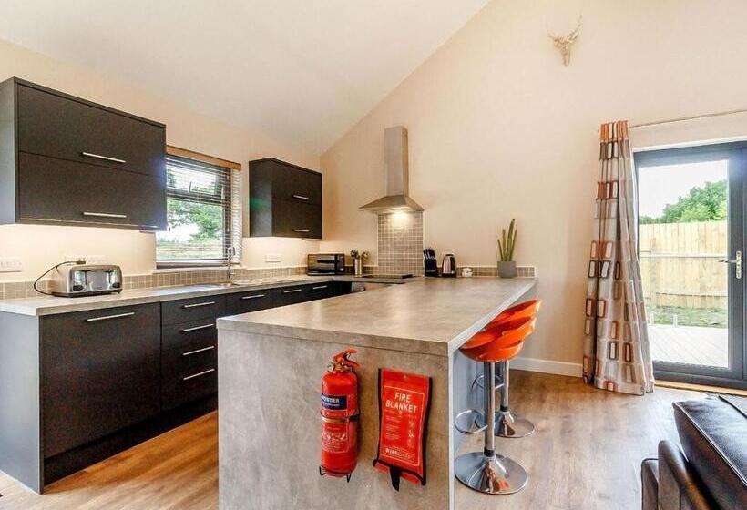 Дом 1 Спальня, Oakwood Lodges