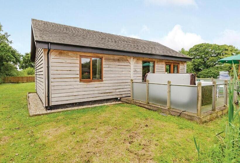 Дом 2 Спальни, Oakwood Lodges