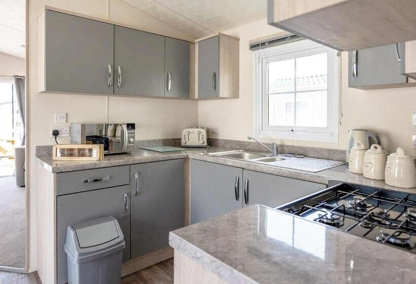 침실 2개 주택, Wild Rose Holiday Park