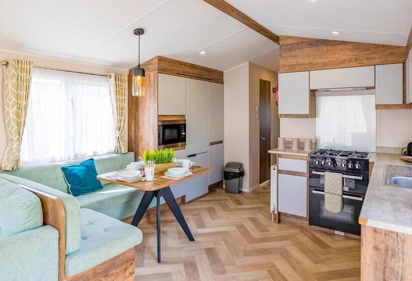 침실 2개 주택, Wild Rose Holiday Park