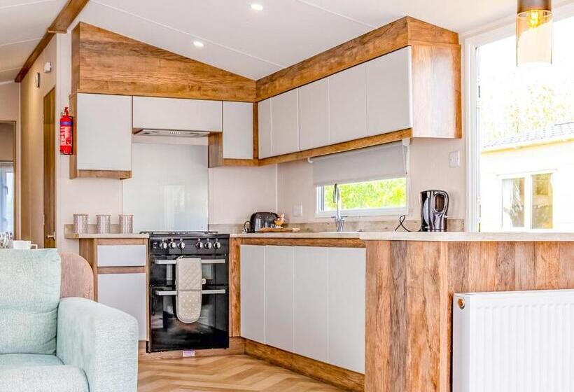 Дом 3 Спальни, Wild Rose Holiday Park