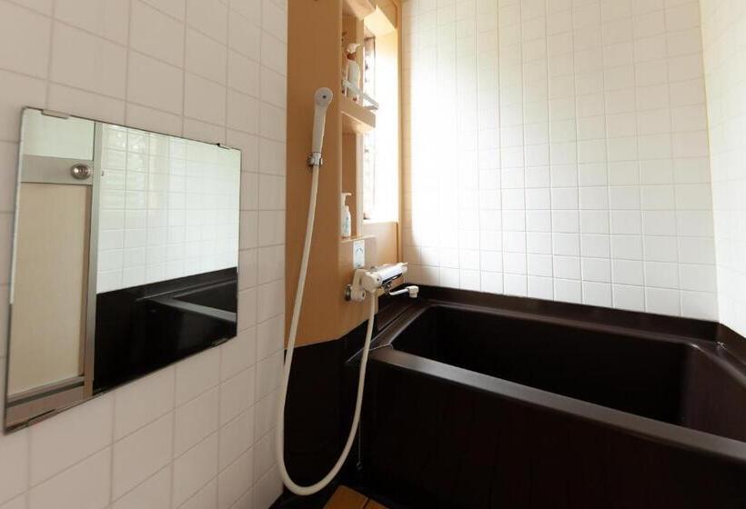 غرفة قياسية ثلاثية, Shiroyamakan