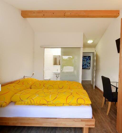 غرفة قياسية, De La Gare