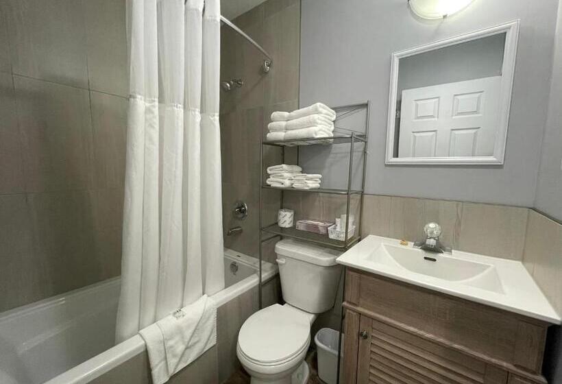 3 Bett Deluxe Zimmer, Arrow Lake Motel