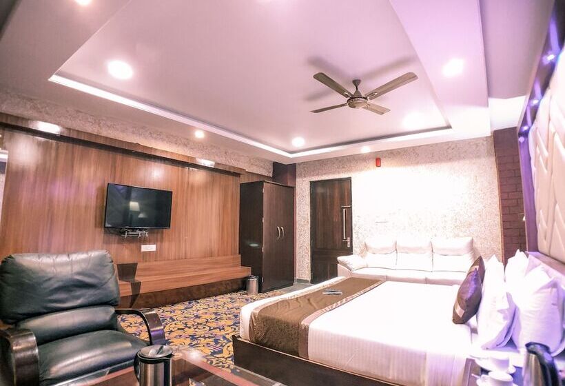 חדר סופריור, Vishnu Empire