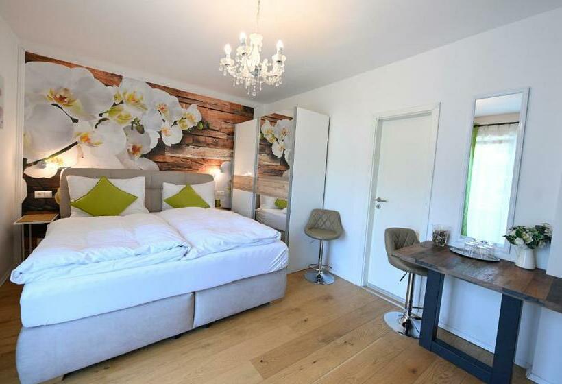 Семейный Номер, Enjoyit Velden West