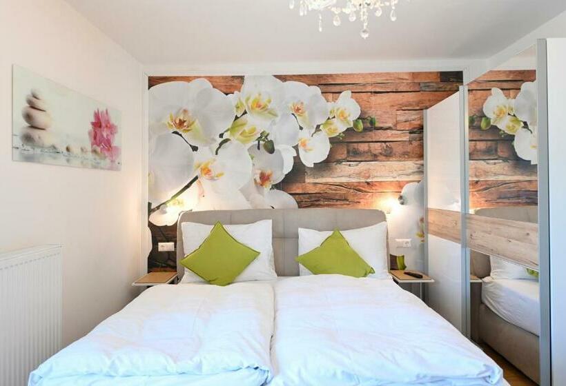 Семейный Номер, Enjoyit Velden West