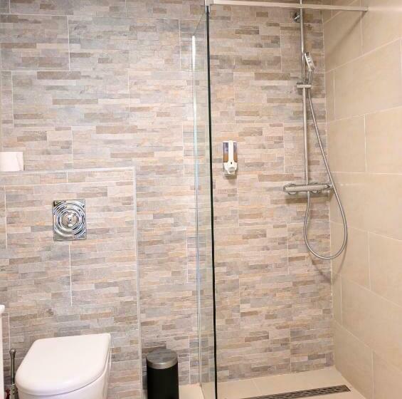 Семейный Номер, Enjoyit Velden West