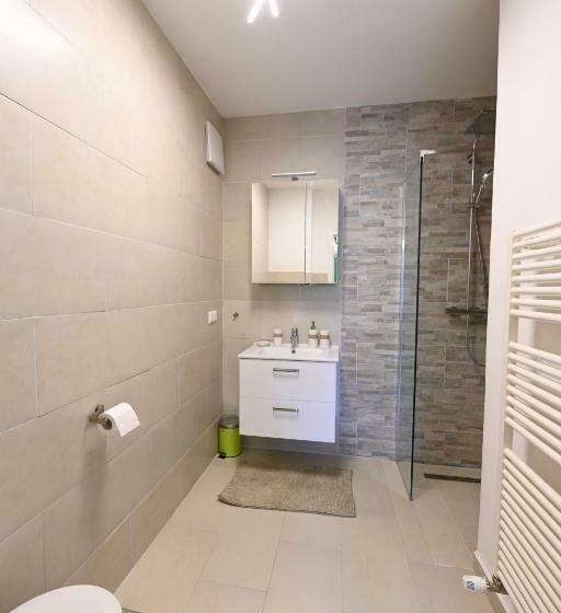 Семейный Номер, Enjoyit Velden West