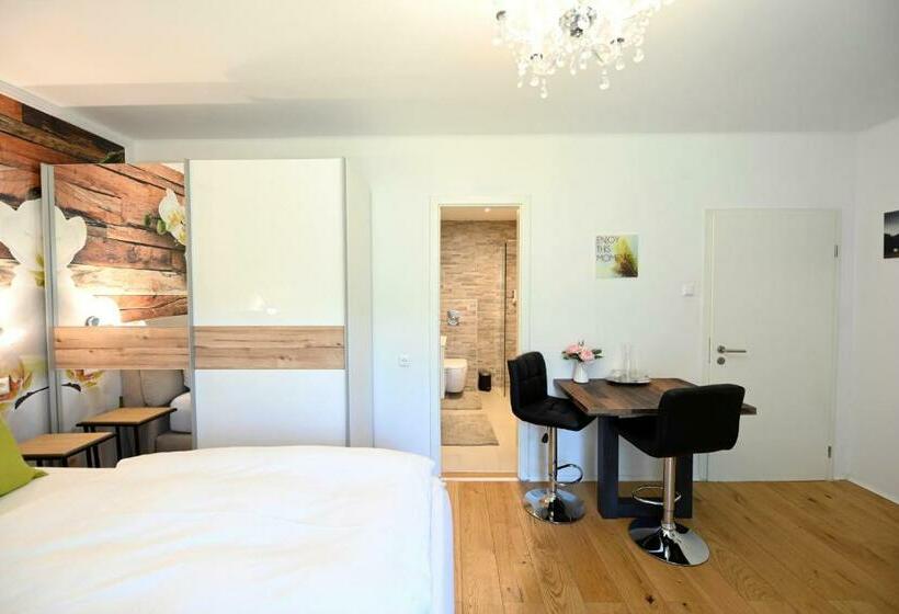 Семейный Номер, Enjoyit Velden West