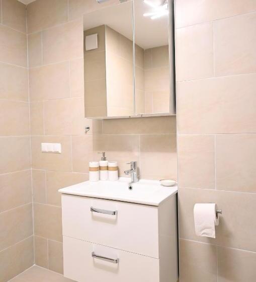 Семейный Номер, Enjoyit Velden West