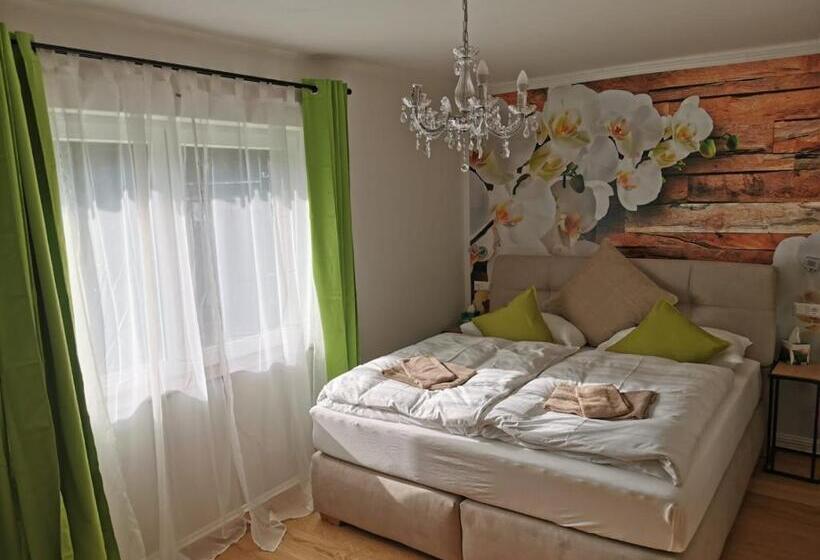 Семейный Номер, Enjoyit Velden West