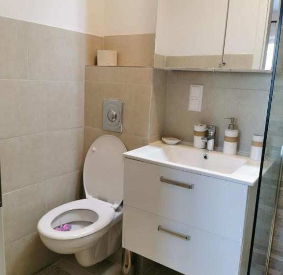 Семейный Номер, Enjoyit Velden West