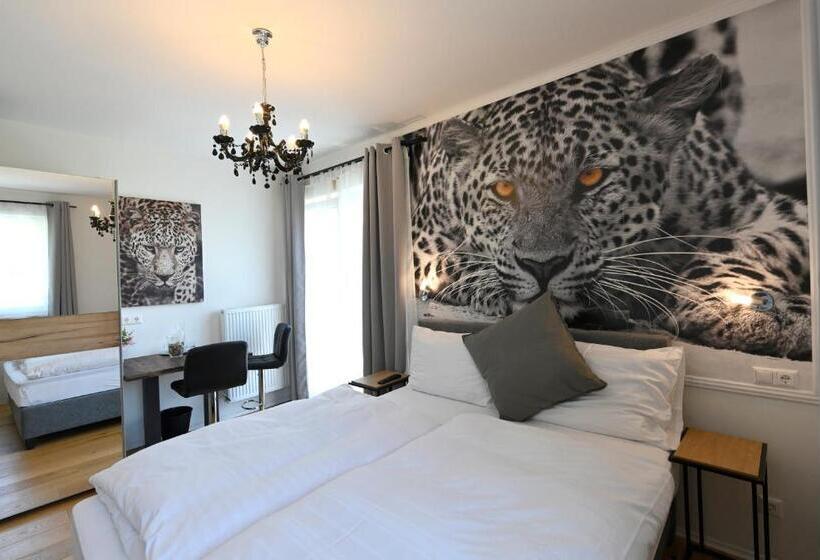 Номер Стандарт с Балконом, Enjoyit Velden West