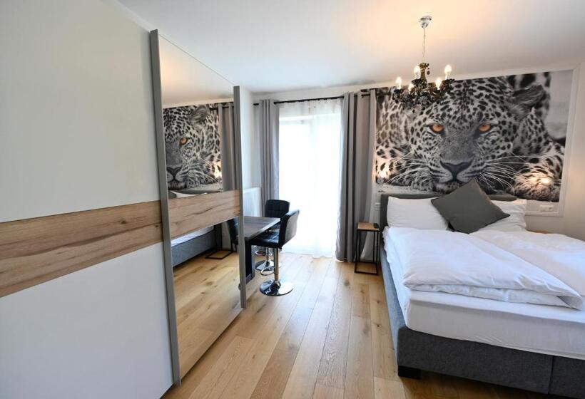 Номер Стандарт с Балконом, Enjoyit Velden West