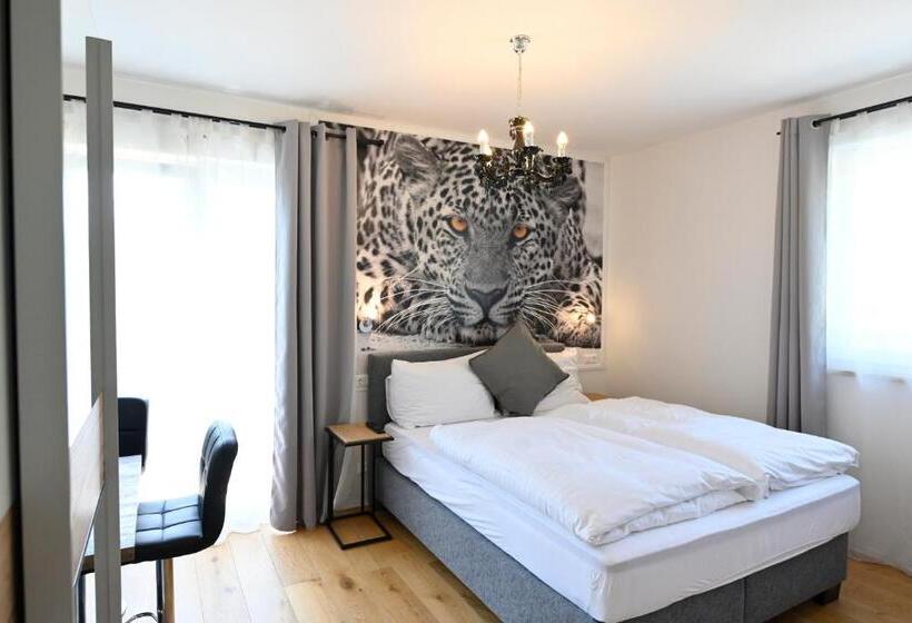 Номер Стандарт с Балконом, Enjoyit Velden West