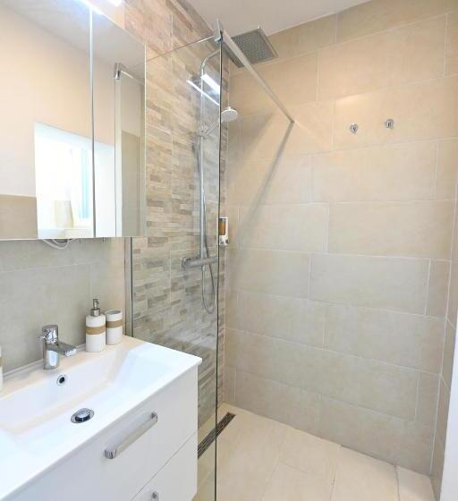 Номер Стандарт с Балконом, Enjoyit Velden West