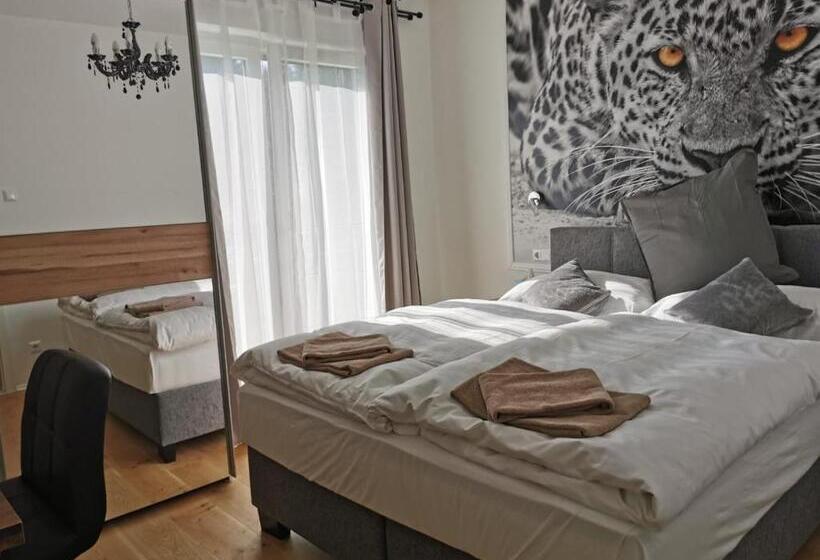 Номер Стандарт с Балконом, Enjoyit Velden West