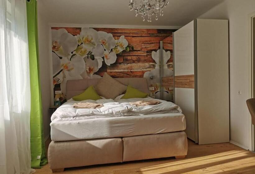 Номер Стандарт с Балконом, Enjoyit Velden West