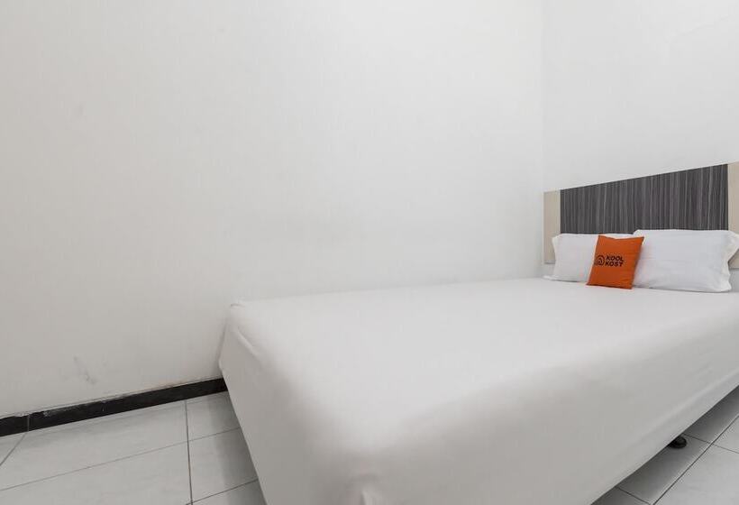 Номер Deluxe, Koolkost Near Universitas Diponegoro Semarang