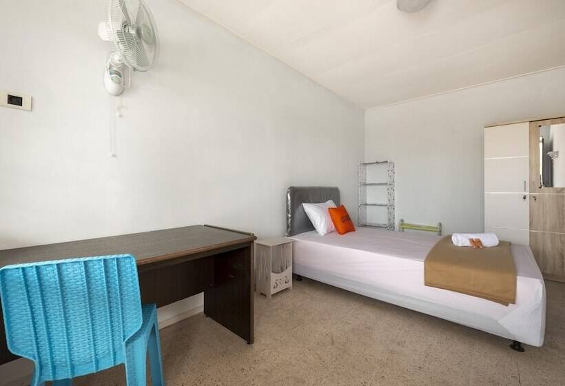 Quarto Standard Individual Casa de Banho Partilhada, Koolkost @ Raya Langsep Malang