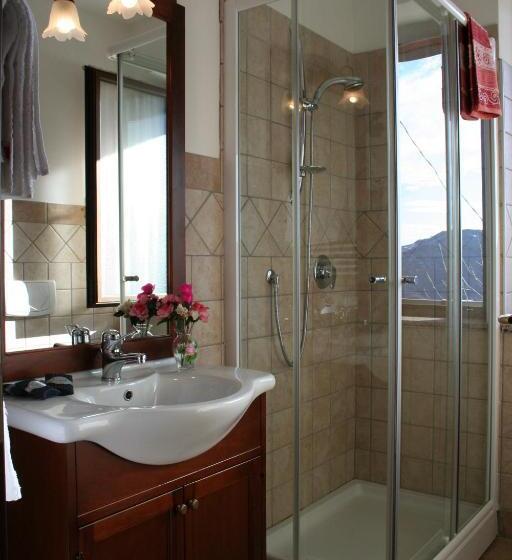 Pokój Rodzinny Wspólna Łazienka, Orchidea Selvatica B&b