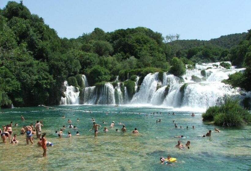 إستوديو قياسى مطل على البحر, Apartments Milic