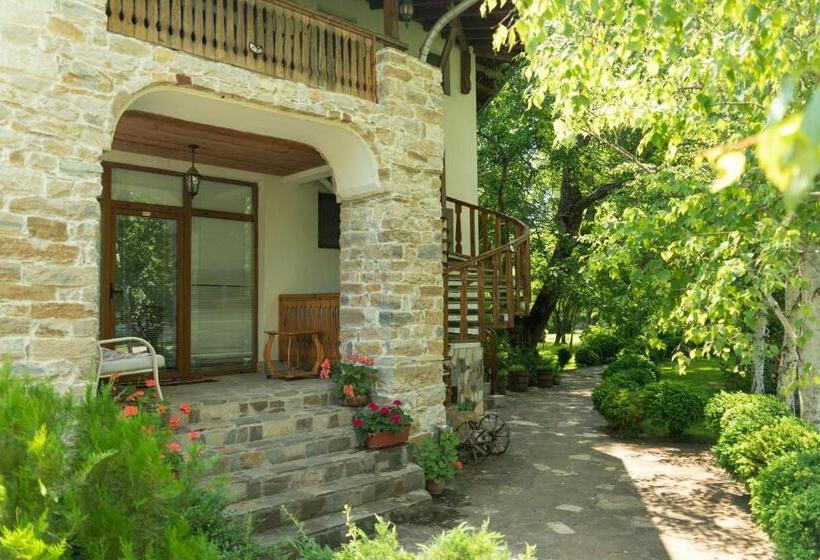 غرفة قياسية ثلاثية, Eco Hotel Imenieto