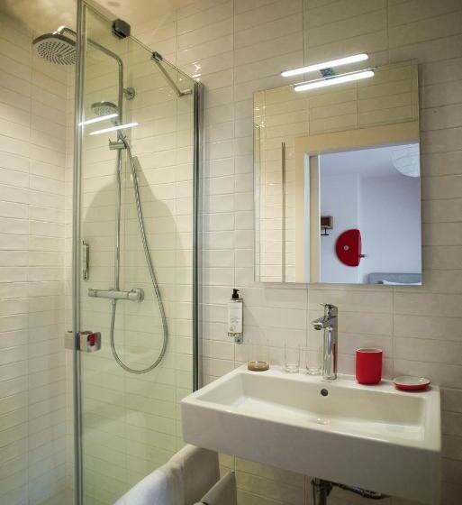 标准间, Les Sorbiers