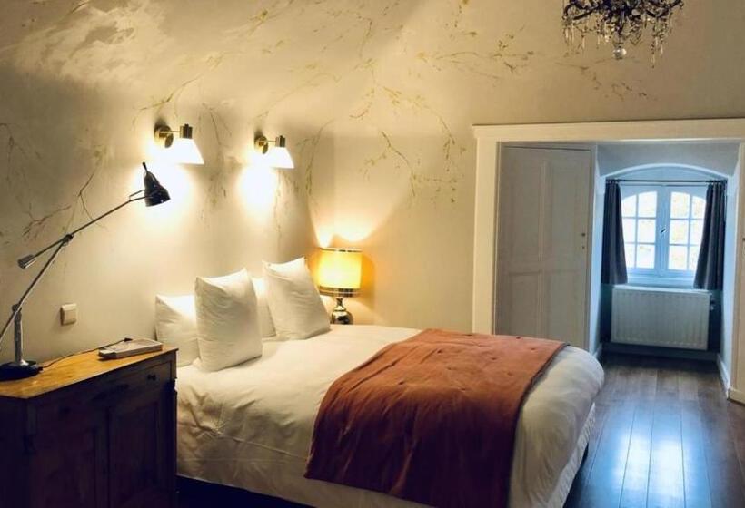 家庭间, Les Sorbiers