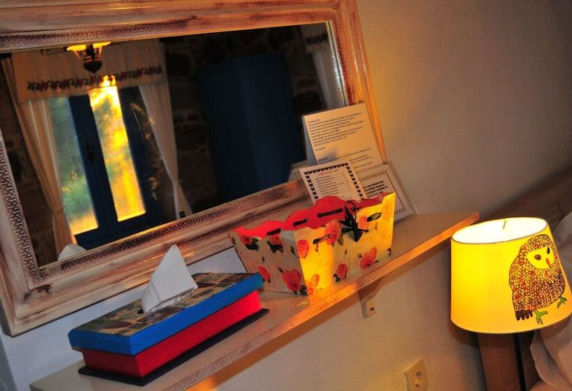 غرفة عائلية, Alterna Koy Evi