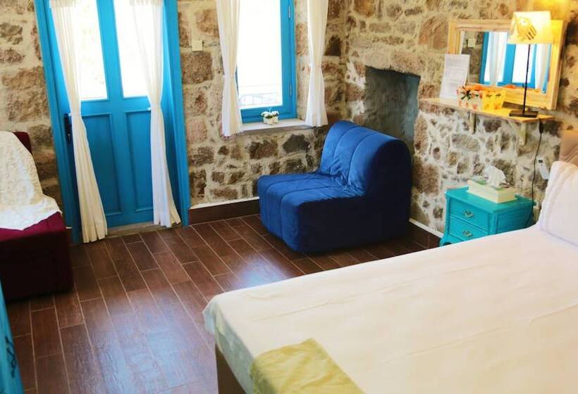 غرفة عائلية, Alterna Koy Evi