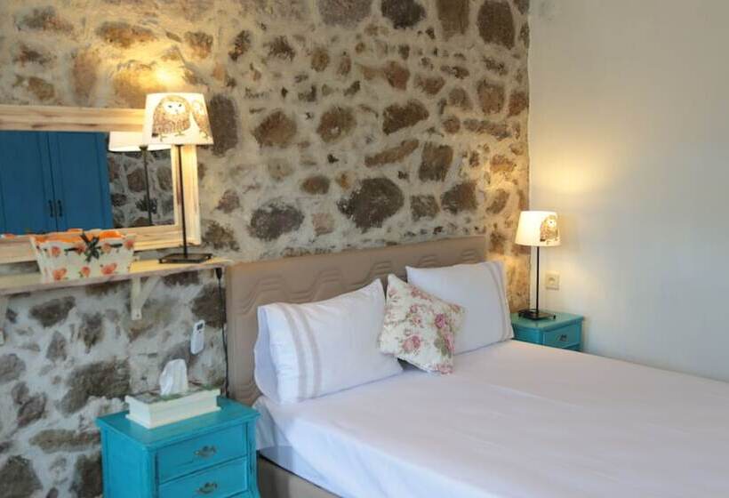 غرفة عائلية, Alterna Koy Evi