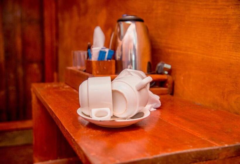 ルームシェアのワンベッド, Sinharaja Forest Gate